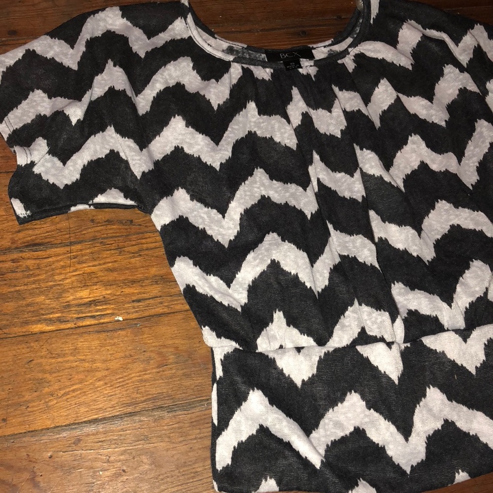 Black and white chevron top